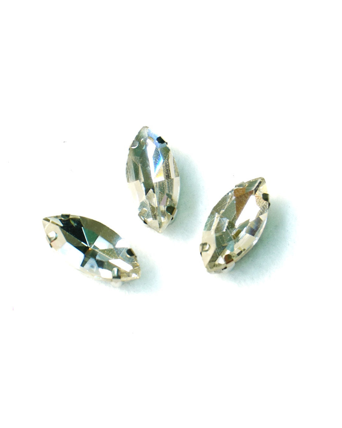 Cristal ojo caballo blanco 7x15mm / 10 unidades BASE PLATEADA