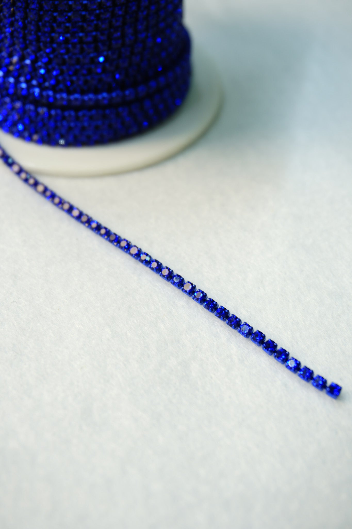 Strass 2mm azul oscuro/ 1 metro