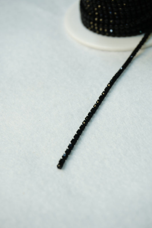 Strass 2mm Negro/ 1 metro