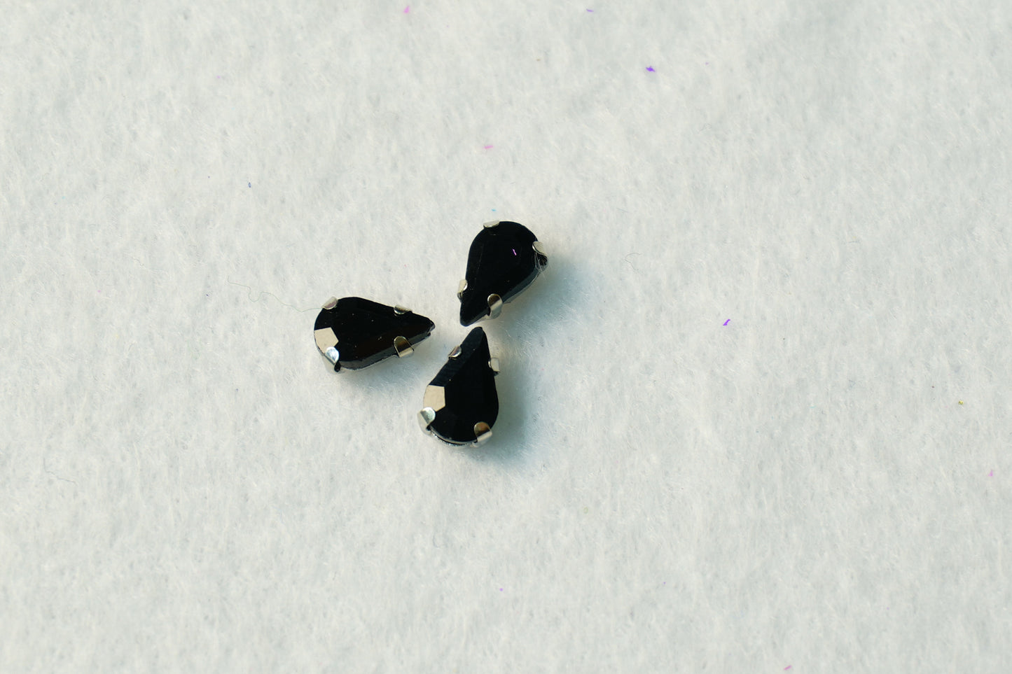 Cristal engarzado negro- gota