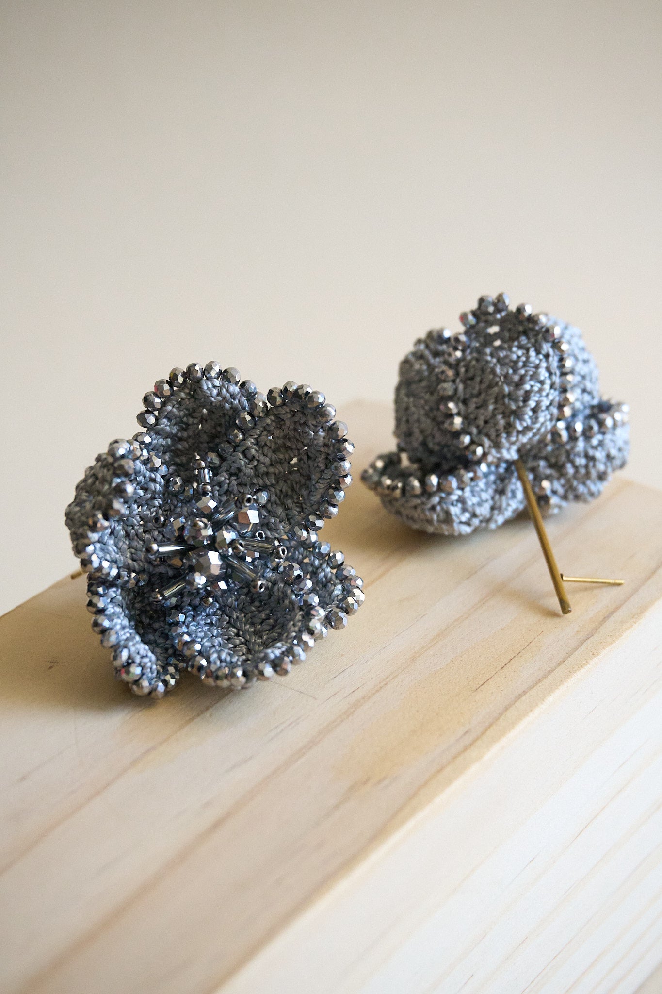 AROS FLOR CAIDA CROCHET/ PLATEADO