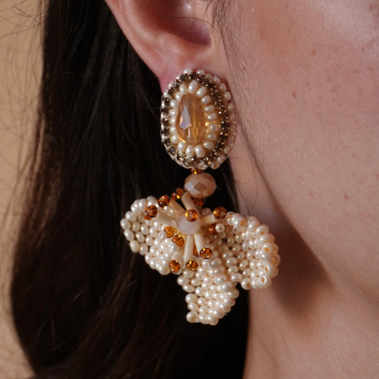 Beige Laurelia earrings