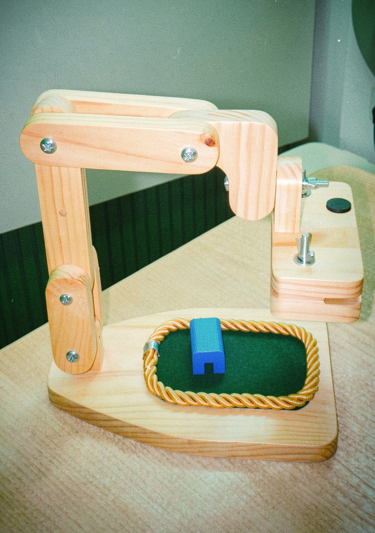 Soporte articulado para bastidor