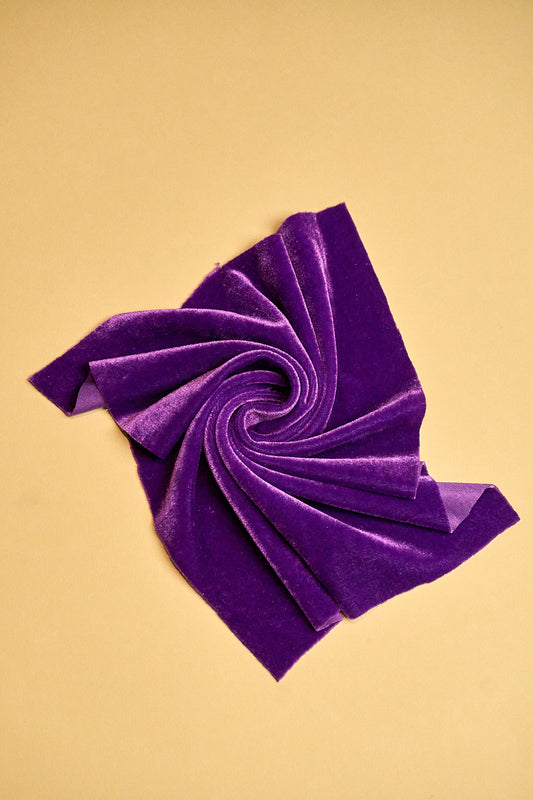 Tela terciopelo elasticado/ MORADO 29X21