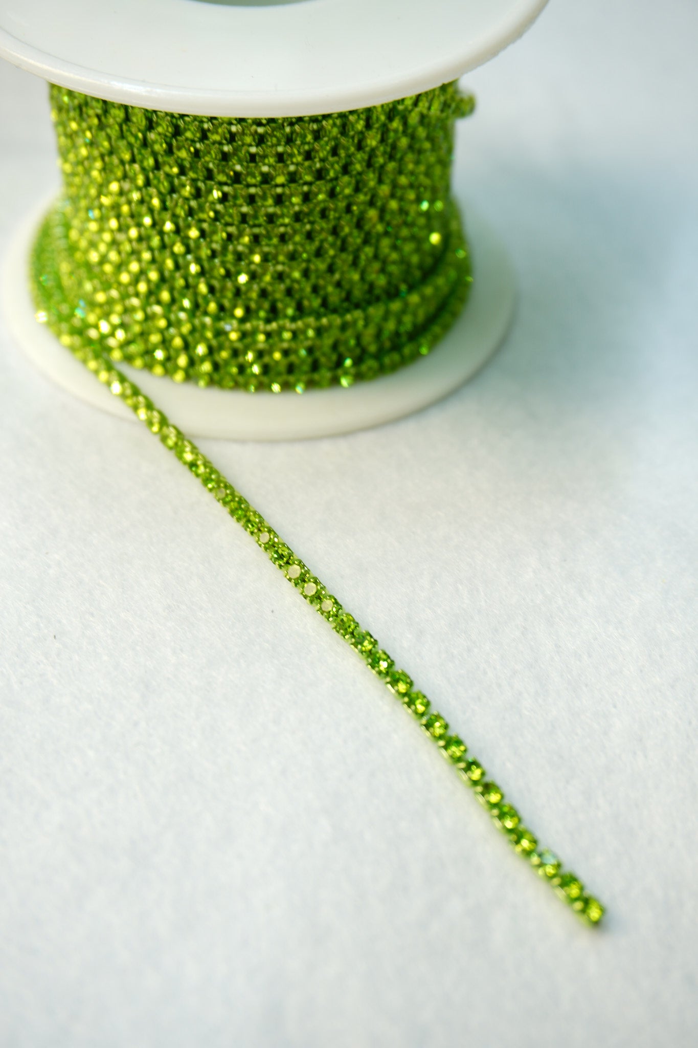 Strass 2mm Verde/  1 metro