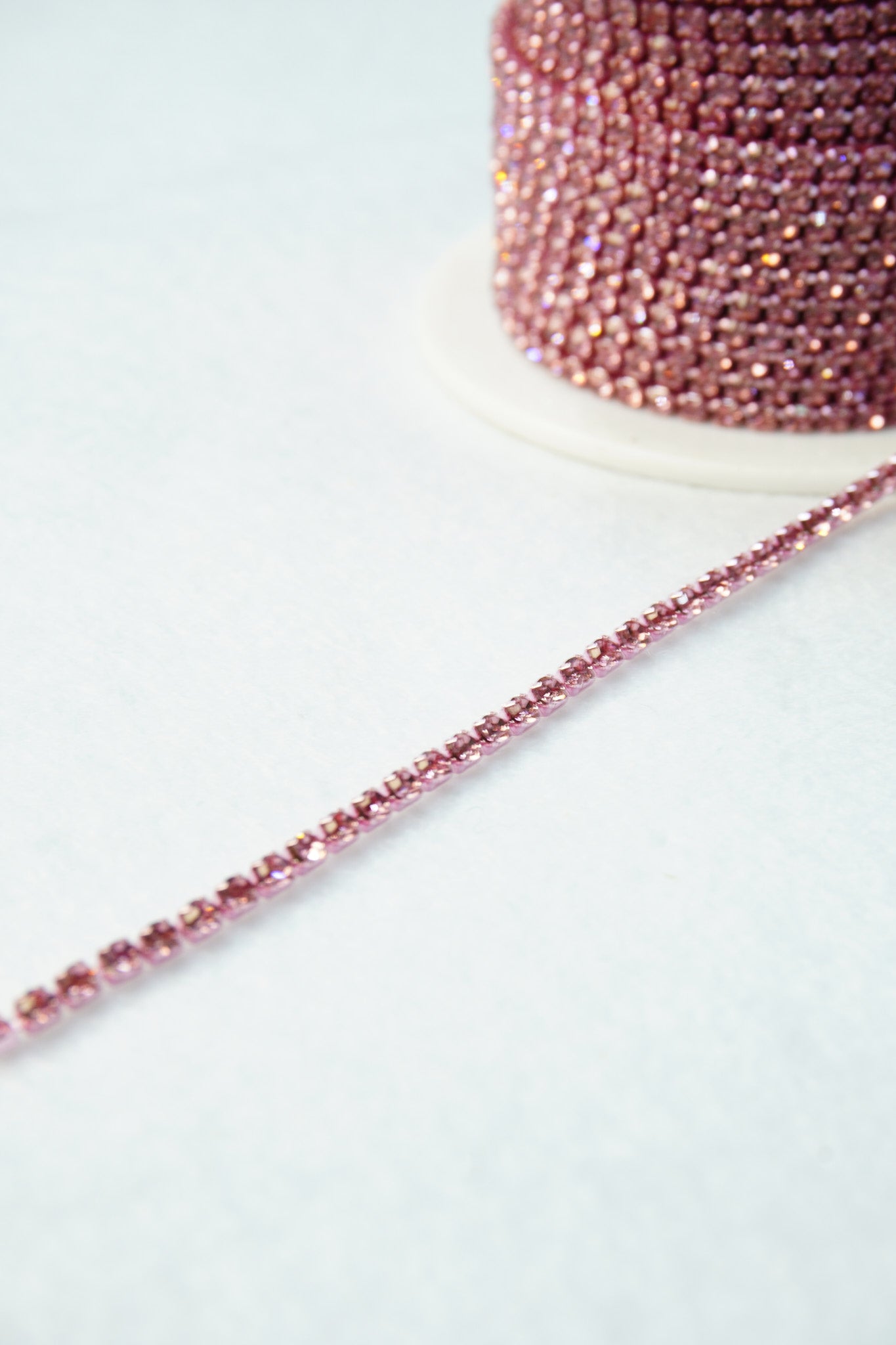 Strass 2mm rosado/  1 metro